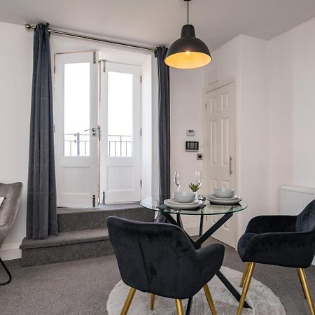 The Croston Balcony Apartment- Morecambe Central Promenade, Beach Front And Sea Views Eksteriør billede