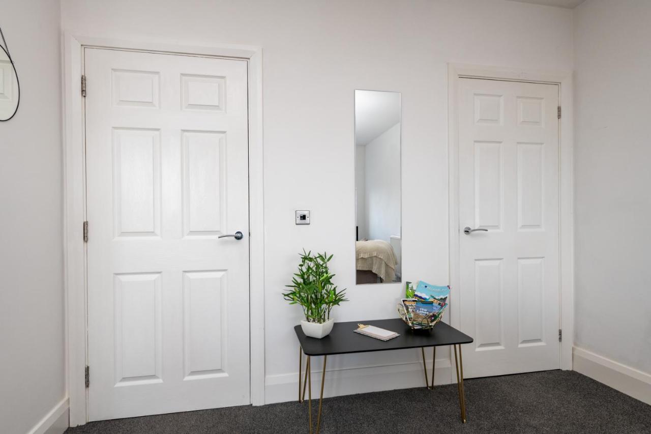 The Croston Balcony Apartment- Morecambe Central Promenade, Beach Front And Sea Views Eksteriør billede