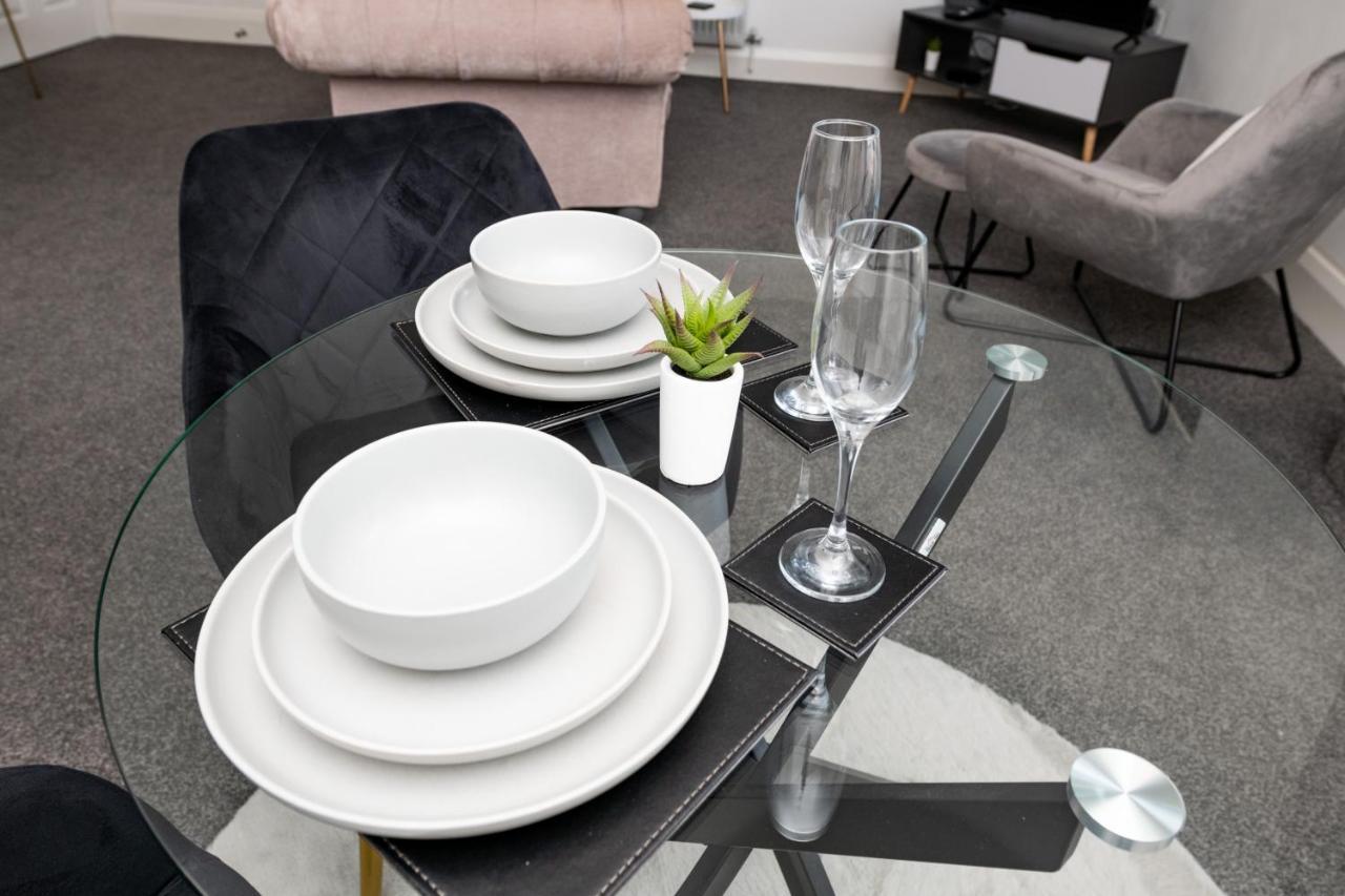 The Croston Balcony Apartment- Morecambe Central Promenade, Beach Front And Sea Views Eksteriør billede