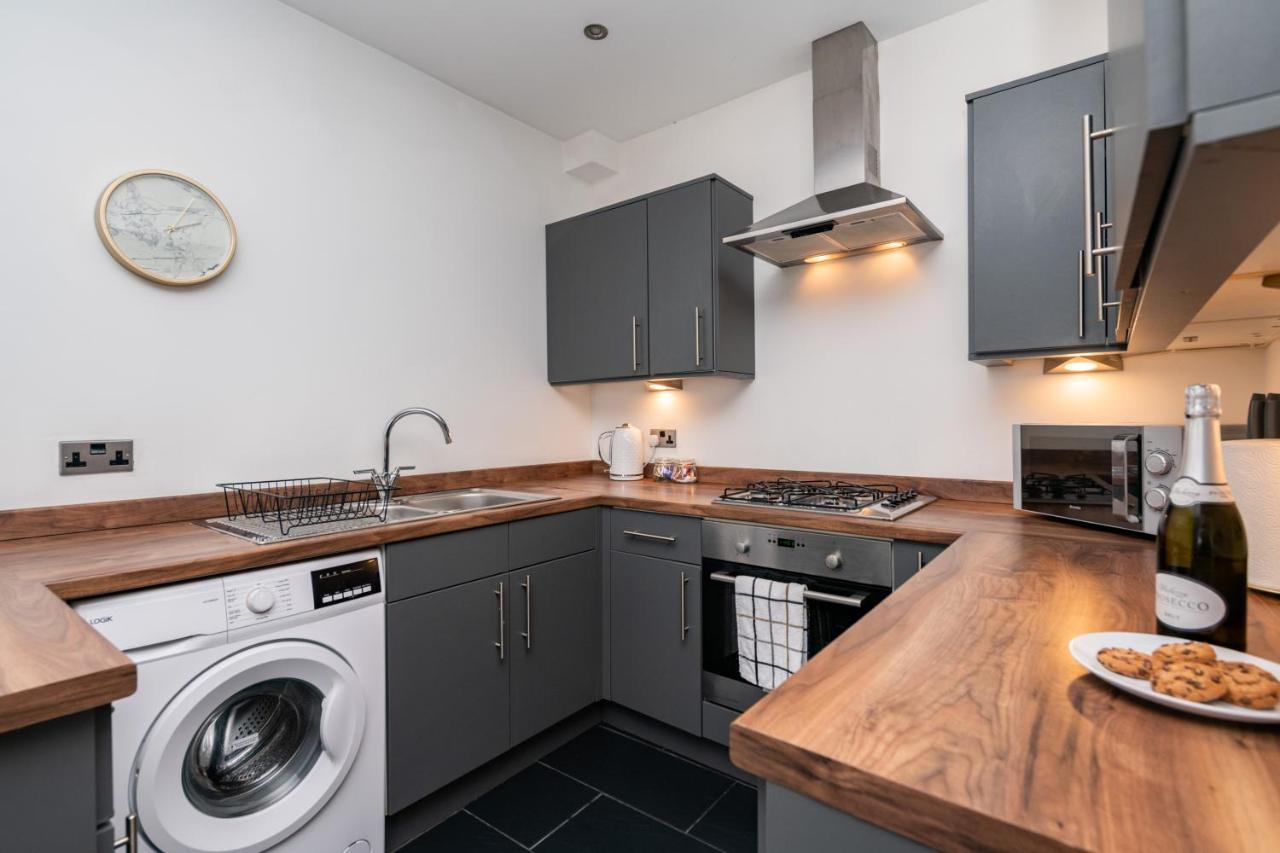 The Croston Balcony Apartment- Morecambe Central Promenade, Beach Front And Sea Views Eksteriør billede