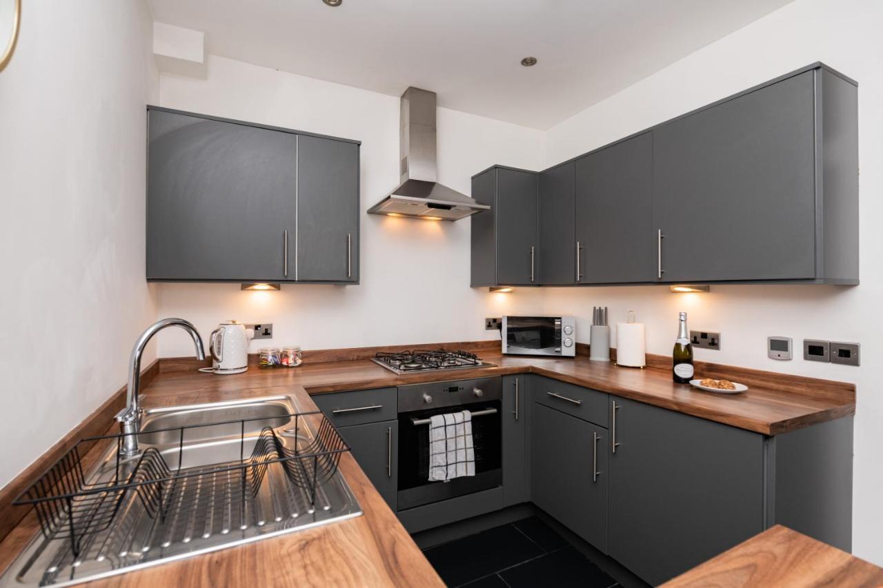 The Croston Balcony Apartment- Morecambe Central Promenade, Beach Front And Sea Views Eksteriør billede