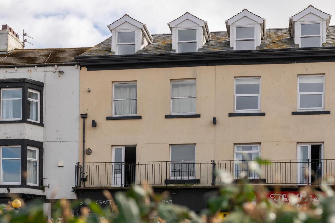 The Croston Balcony Apartment- Morecambe Central Promenade, Beach Front And Sea Views Eksteriør billede